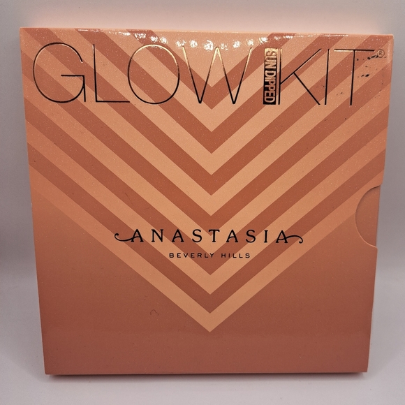 Anastasia Beverly Hills ‘SunDipped’ Glow Kit - Picture 2 of 3
